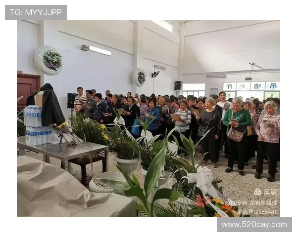 足球明星出席悼念活动感人瞬间展现友谊与尊重的力量 足球明星出席悼念活动感人瞬间展现友谊与尊重的力量