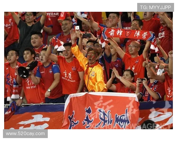 武汉足球明星见面会盛大举行球迷欢聚一堂共庆足球盛事