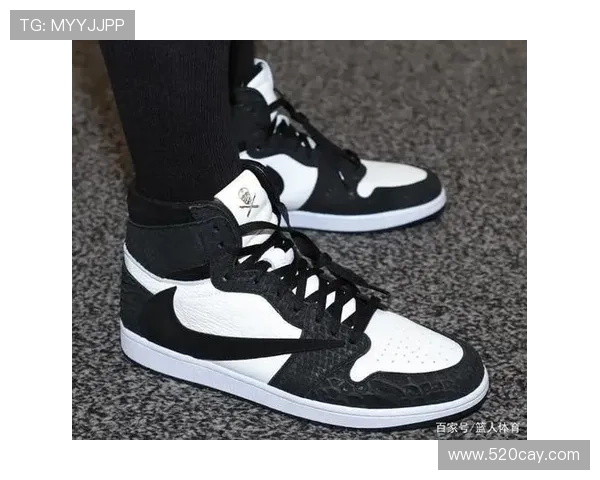 绘制足球明星精彩倒钩瞬间展现运动之美与激情